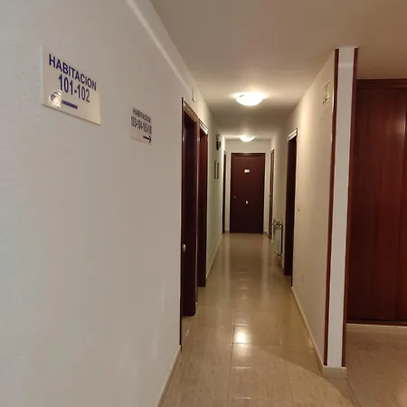 Alojamientos Saldana Hotell *